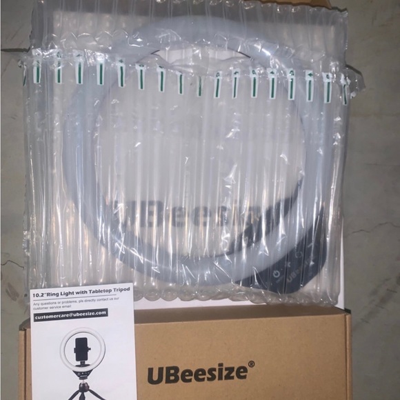 New UBeesize 10.2" LED Ring Light with Tabletop Tripod - Picture 3 of 4